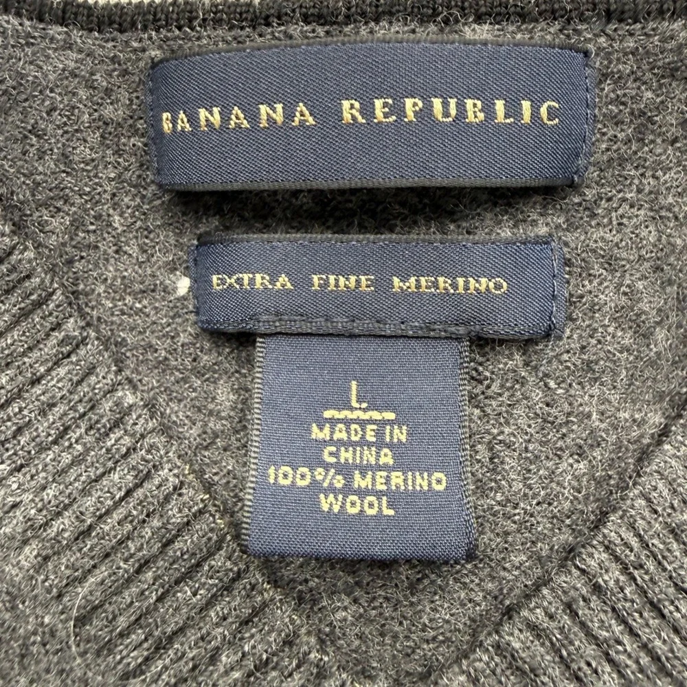 Banana Republic Sweater Mens L Grey Extra Fine Merino Wool V-Neck Solid Knit